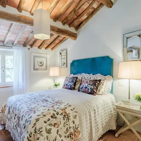 Villa Francigena Luxury 10 Bedroom Farmhouse Villa *
